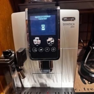 De'Longhi Dinamica Plus Αυτόματη Μηχανή Espresso 1450W Πίεσης 15bar με Μύλο Άλεσης Ασημί