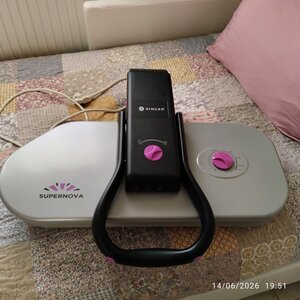 Singer Πρέσα Σιδερώματος 1350W με Δοχείο 300ml