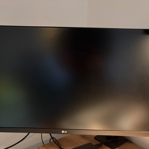 LG UltraFine Ergo 27UN880-B IPS HDR Monitor 27" 4K 3840x2160 με Χρόνο Απόκρισης 5ms GTG