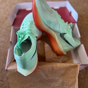Nike HJ7040-300 Ανδρικά Αθλητικά Παπούτσια Running Vapour Green / Dragon Red / Stadium Green / Black