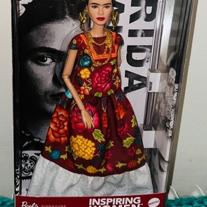 Barbie Barbie Inspiring Women Series Frida Kahlo