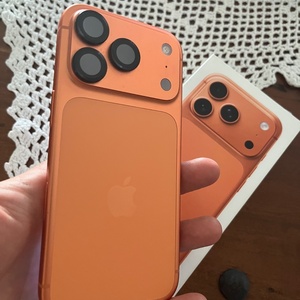 Apple iPhone 17 Pro (12/256GB) Cosmic Orange