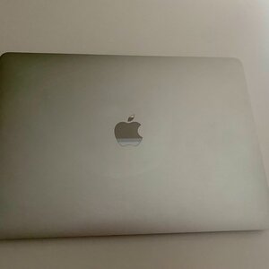 Apple MacBook Pro 13" (2017), Two Thunderbolt 3 Ports