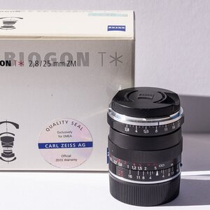 Zeiss Full Frame Camera Lens Biogon T* 2.8/25 ZM Wide Angle for Leica M Mount Black