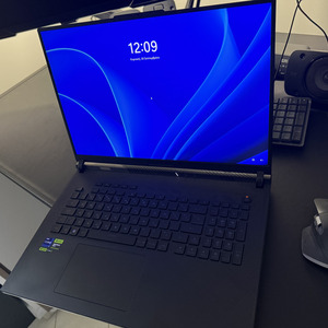 Asus Rog Strix Scar 18 G834JYR-R6018X 18" QHD+ 240Hz (i9-14900HX/32GB/1TB SSD + 1TB SSD/GeForce RTX 4090/W11 Pro) (GR Keyboard)