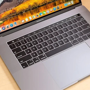 Apple MacBook Pro 15" (2018) – 1TB SSD / 32GB RAM / Radeon Pro Vega