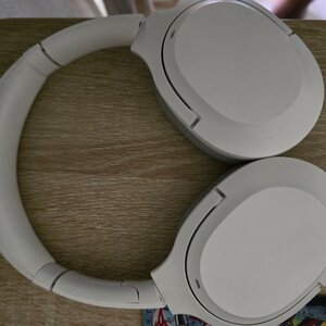 Razer Opus X Ασύρματα / Ενσύρματα Over Ear Ακουστικά με 30 ώρες Λειτουργίας Λευκά