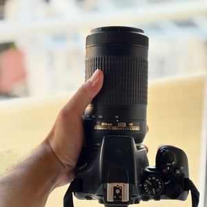 Nikon D3500 + Samyang 1.4/85mm + 2 Kit Lenses