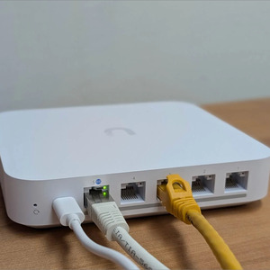 Ubiquiti Cloud Gateway Max Gateway Controller 10 100 1000 Mbit S