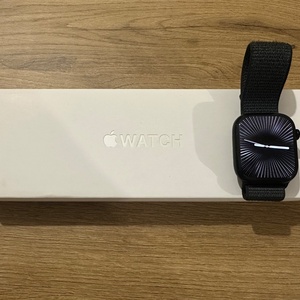 Apple Watch Series 10 Aluminium 46mm Αδιάβροχο με Παλμογράφο και οξύμετρο (Jet black με Ink Sport Loop M/L)