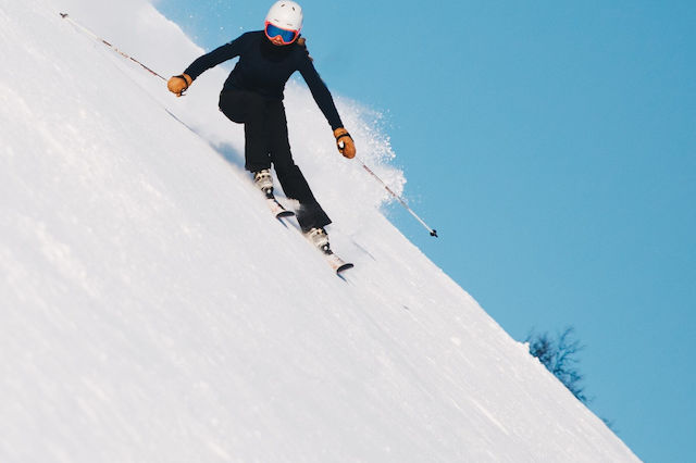 Sicher und stilvoll Skifahren: Der ultimative Ausrüstungsleitfaden