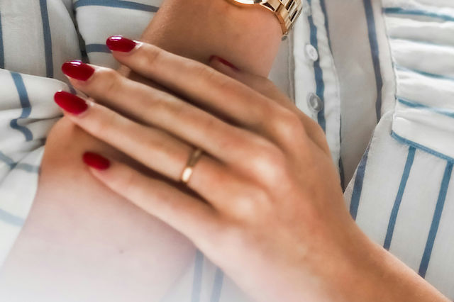 The nail color that will make us forget burgundy in 2025