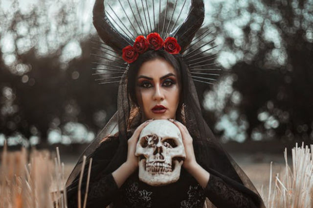 Halloween Jewelry: How to Add Terror to Your Style