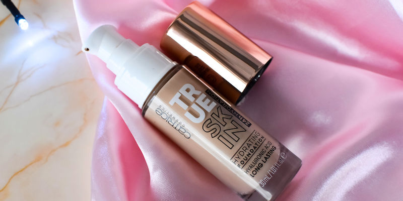 CATRICE True Skin Foundation - Überprüfung: Ein erschwingliches "Juwel", das es wert ist, ausprobiert zu werden!