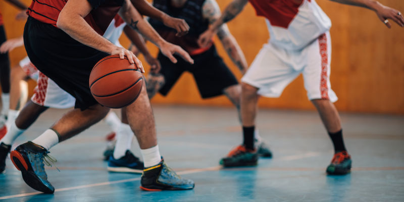 Buying Guide: How to Choose the Right Basketball Shoes