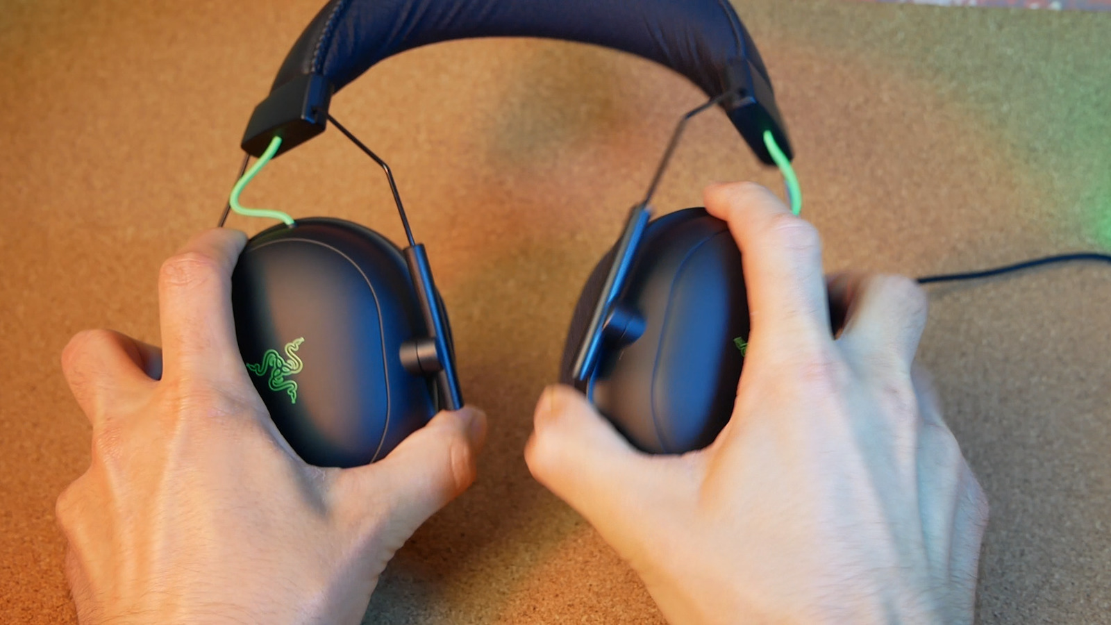 Razer BlackShark V2 Over Ear Gaming Headset με σύνδεση 3.5mm / USB