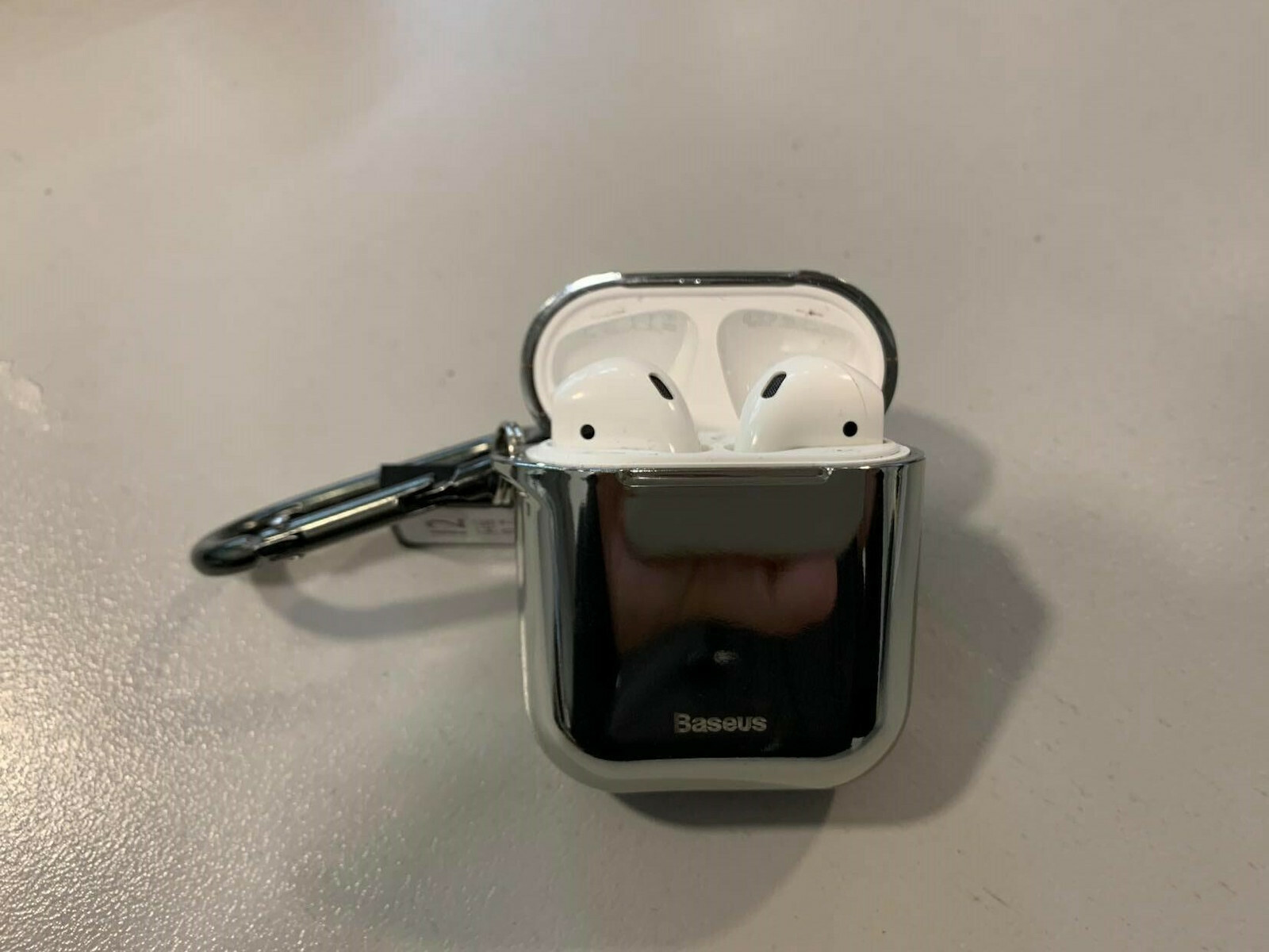 Baseus Shining Hook Калъф в Сребрист цвят за Apple AirPods 1 / AirPods 2