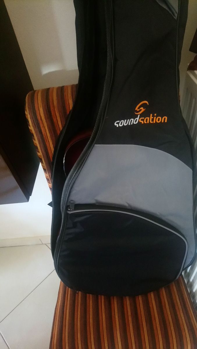 Soundsation Θήκη Ακουστικής Κιθάρας με Επένδυση Μαύρη