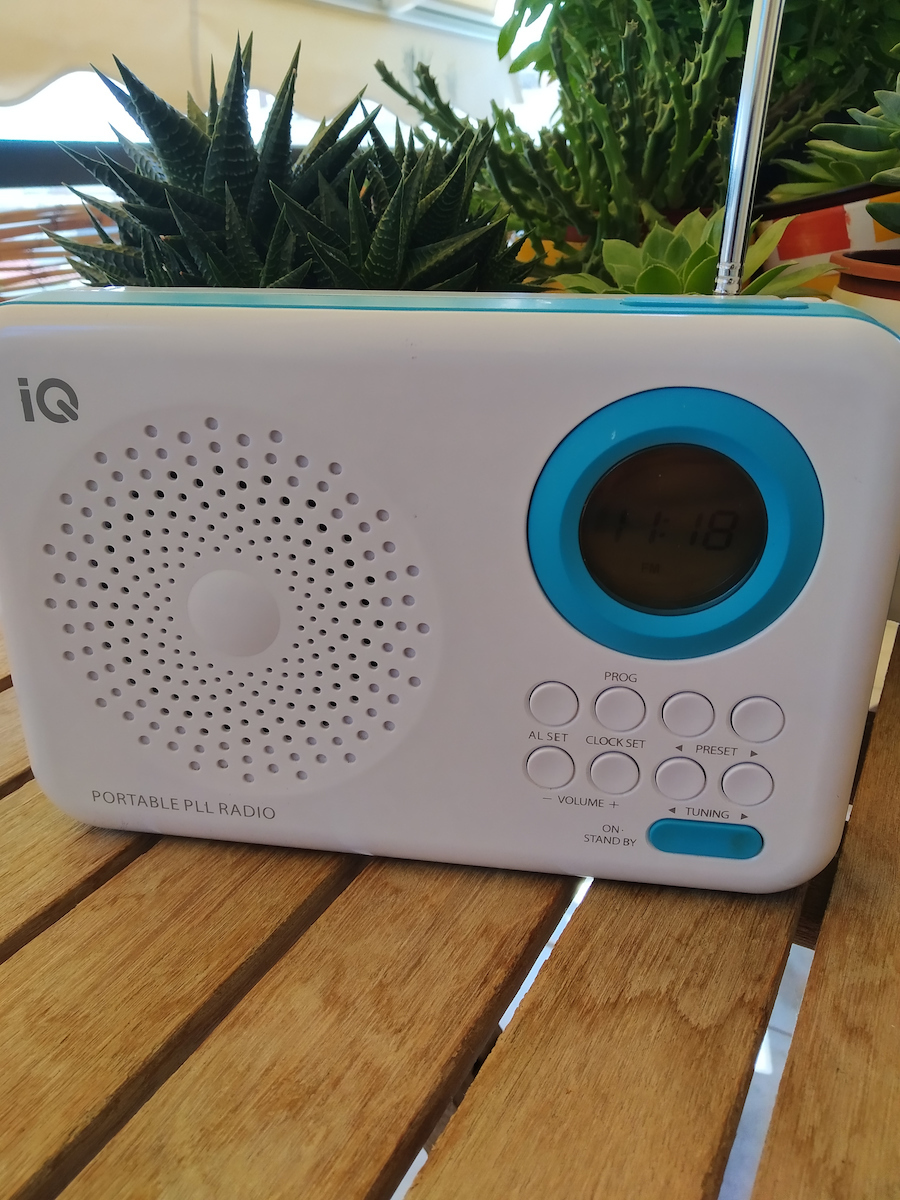 IQ PR-138 Tragbares Radio Black/Silver