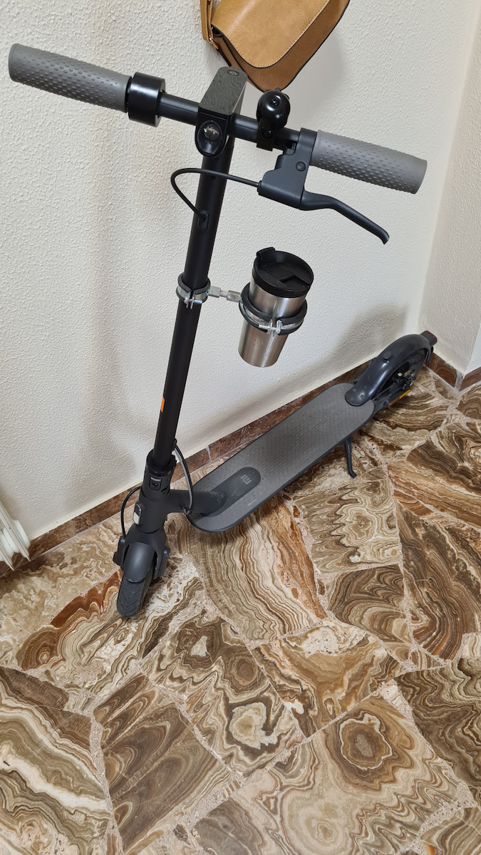 Xiaomi Scooter Mi 1S Electric Scooter with 25km/h Max Speed and 30km Autonomy in Negru Color