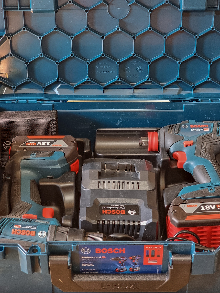 Bosch Σετ Μπουλονόκλειδο 18V με 2 Μπαταρίες 4Ah και Θήκη