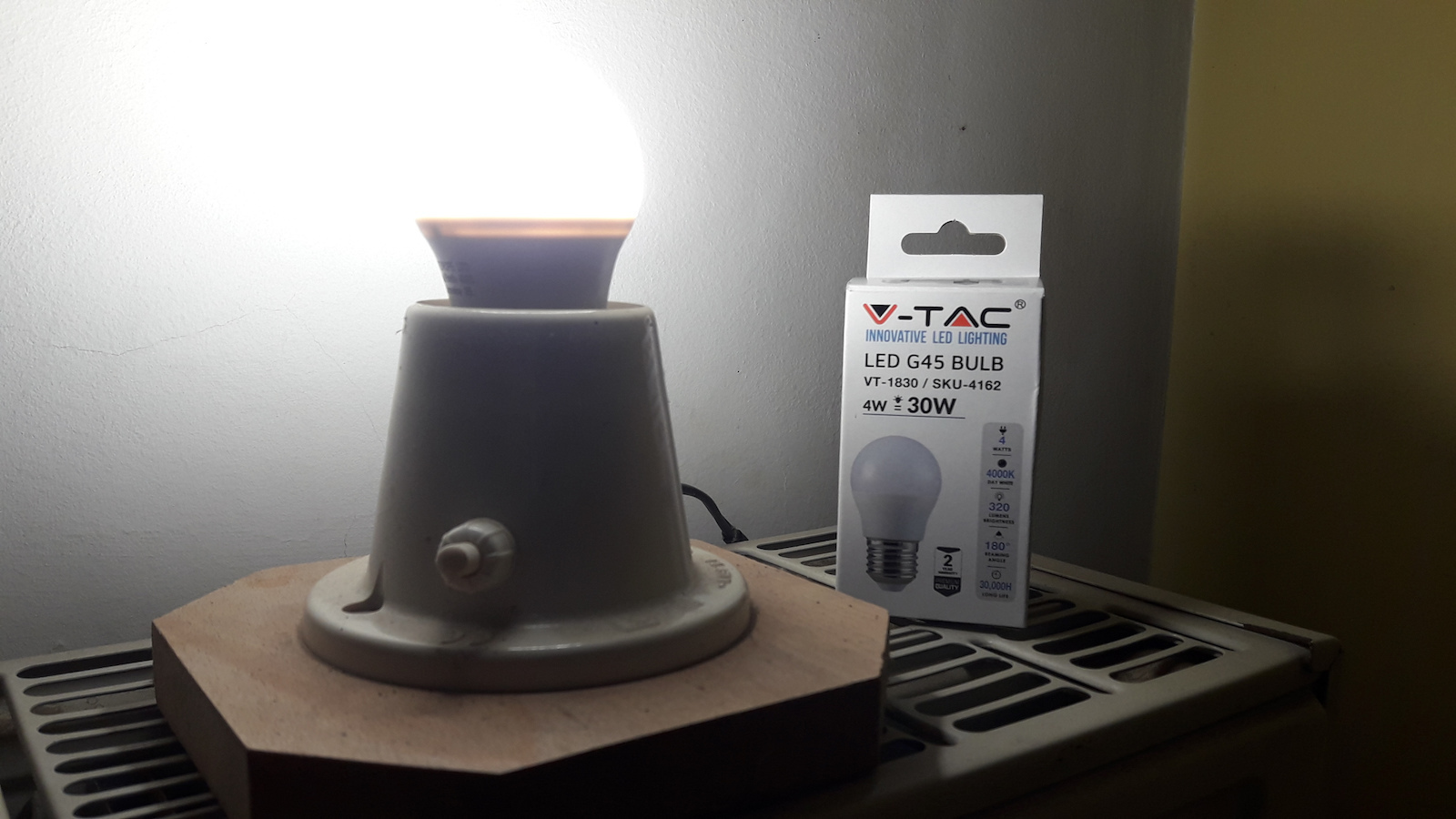 V-TAC Vt-1830 LED Bulb 4W 75mm for Socket E27 and Shape G45 Natural White 300lm
