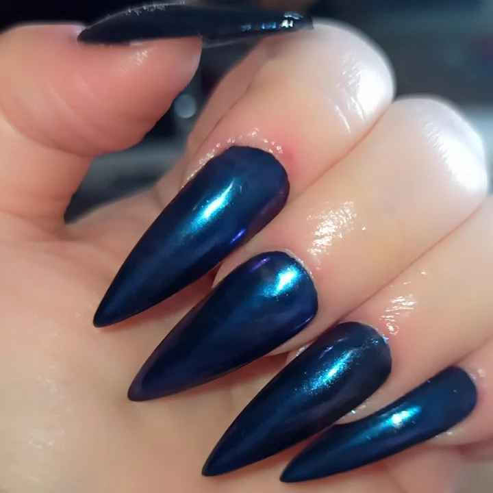 Essence Melted Chrome Nail Powder Pudră de decorare pentru Unghii în Culoarea Violet