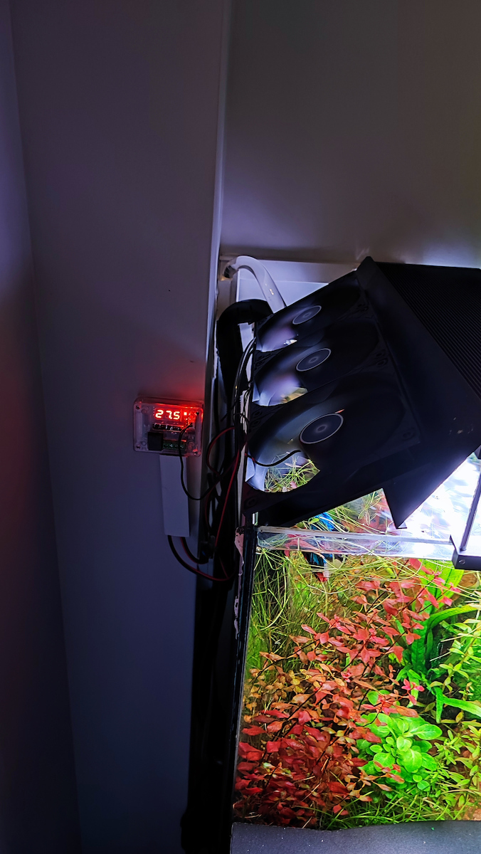 Arctic F12 PWM PST Ventilator Carcasă 120mm (1350rpm / 53cfm) Fără Iluminare LED și Conexiune 4-Pin