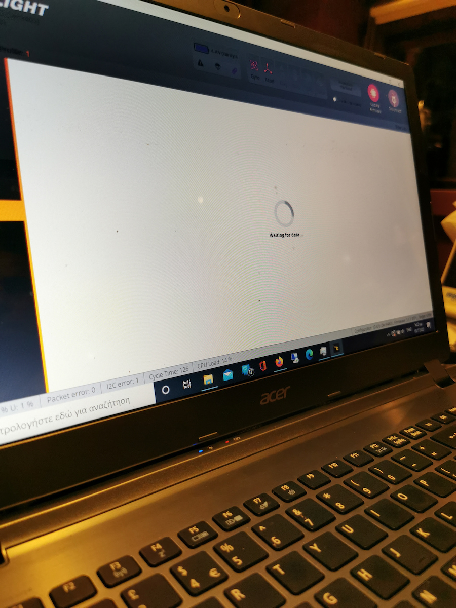 Acer V5-572 15.6" (Nucleu i5-3337U/4GB/500GB HDD/)