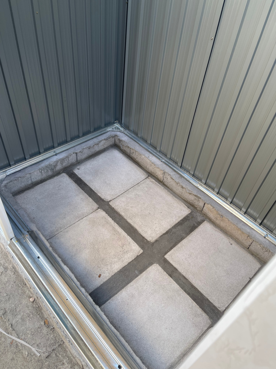 Metallische Gartenhaus Galvanisiert Polis Graue mit Lüftungsschlitzen M2.01xP1.21xH1.9m