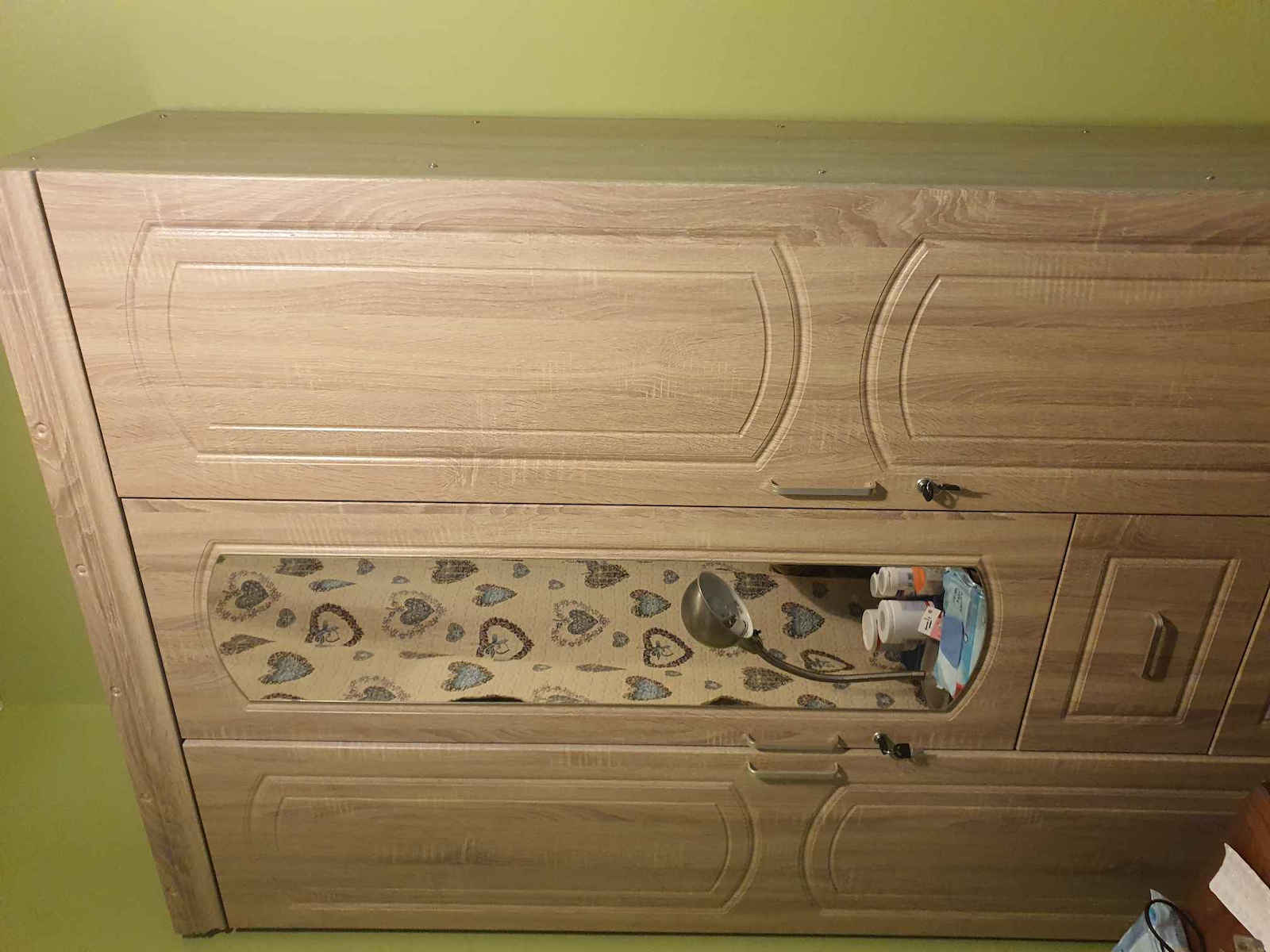 Dreifachtür Kleiderschrank Protea mit Spiegel 120x50x195cm