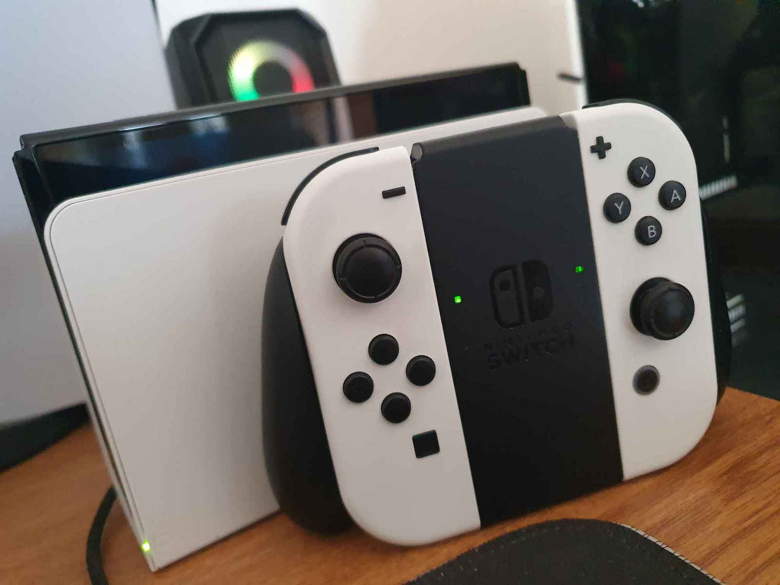 Nintendo Switch OLED 64GB White