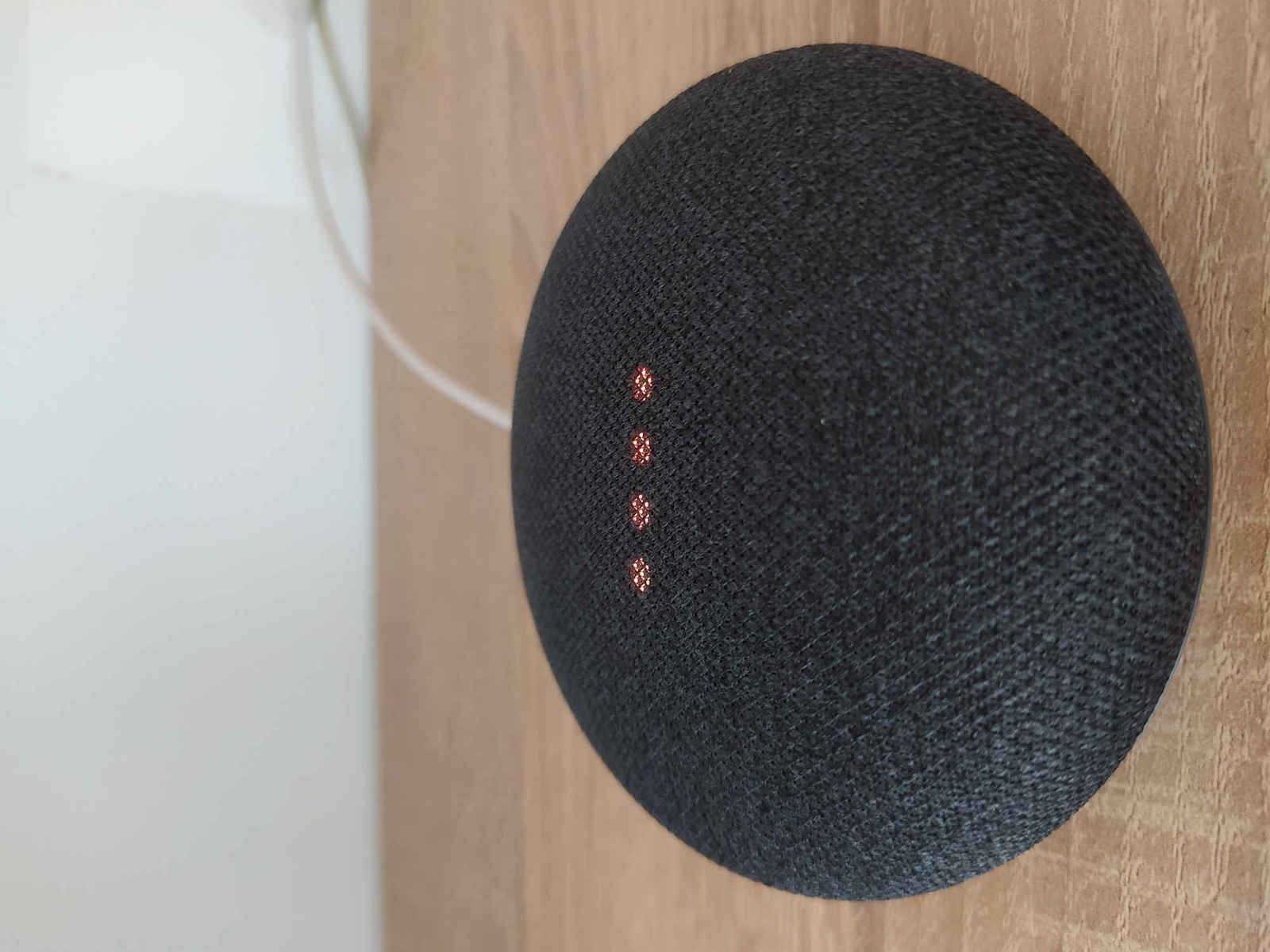Google Home Mini Hub Inteligent