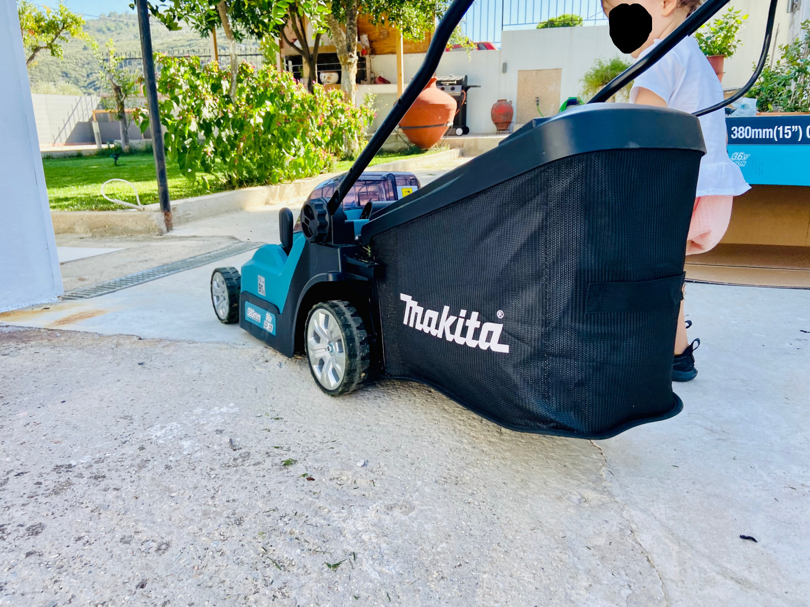 Makita Mașină de tuns iarba Baterie 18V Solo