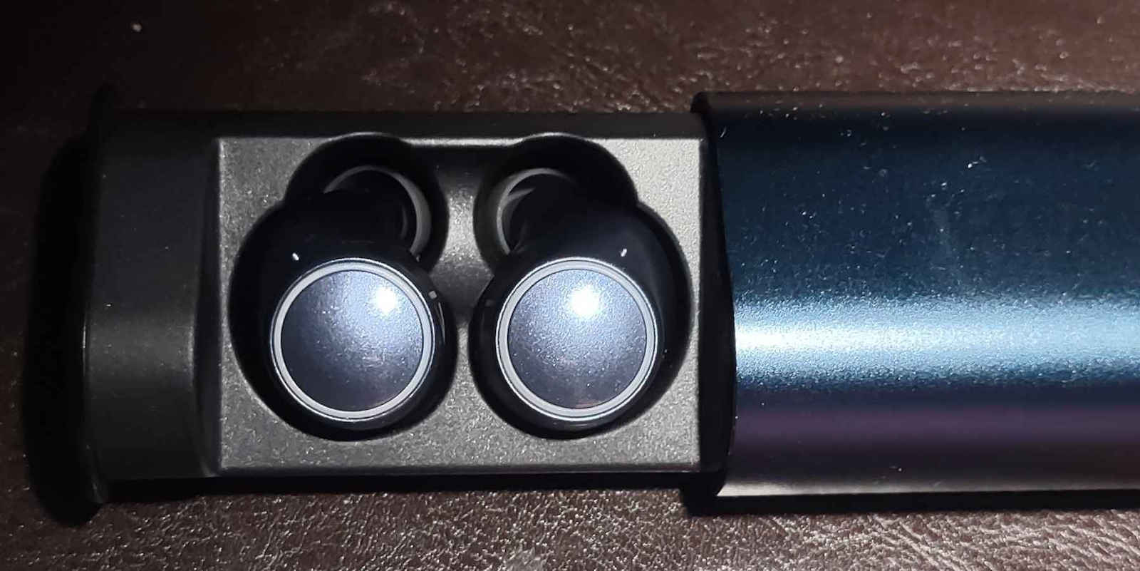 Creative Outlier Air V2 In-ear Bluetooth Handsfree Ακουστικά με Αντοχή στον Ιδρώτα και Θήκη Φόρτισης Metallic Blue