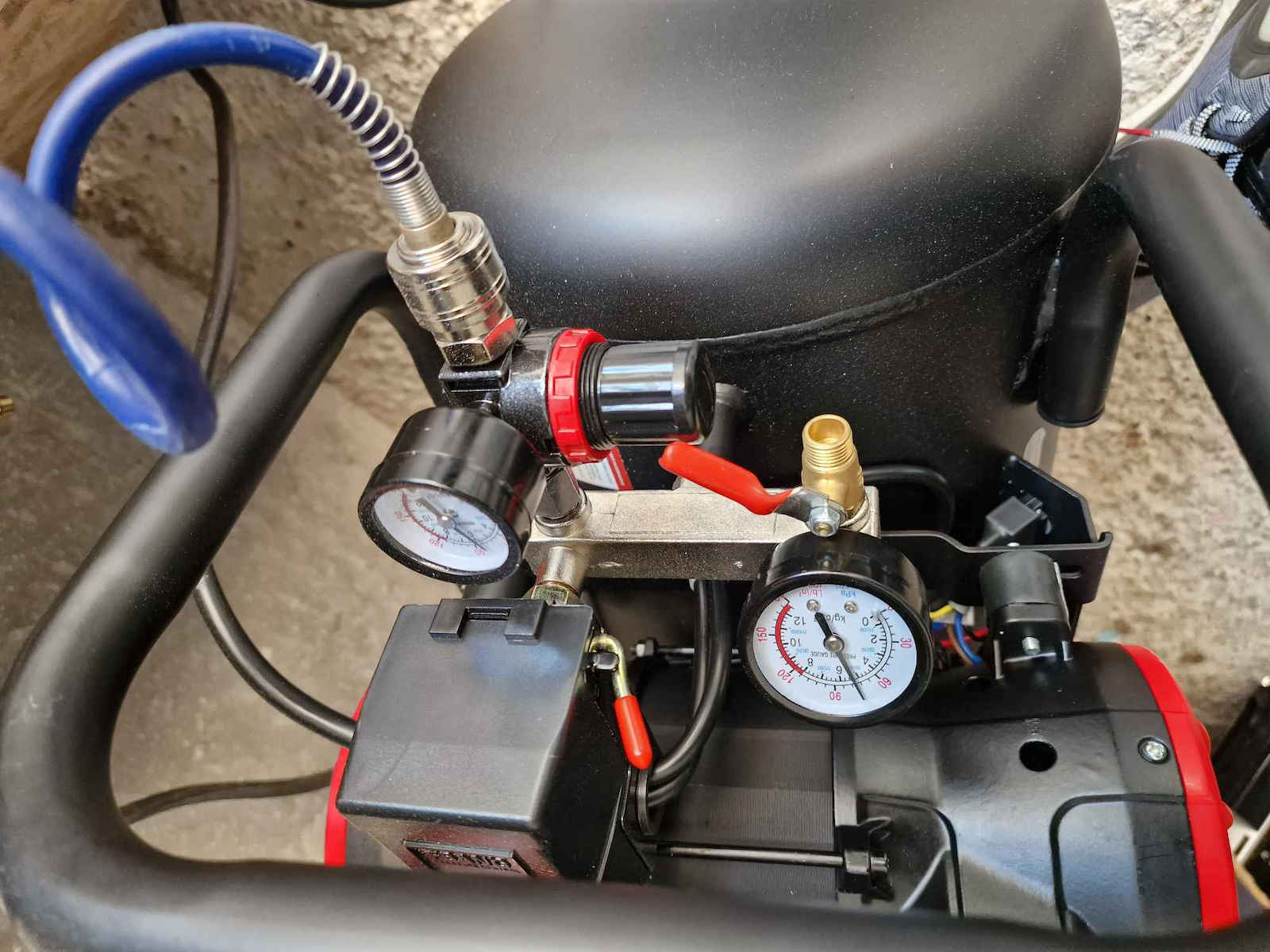 Auarita Μονοφασικό Κομπρεσέρ Αέρος 75dB με Ισχύ 2hp και Αεροφυλάκιο 24lt