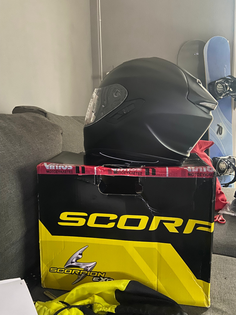 Scorpion EXO-1400 Air Black/Red Motorcycle Helmet Full Face ECE 22.06 with Sun Visor