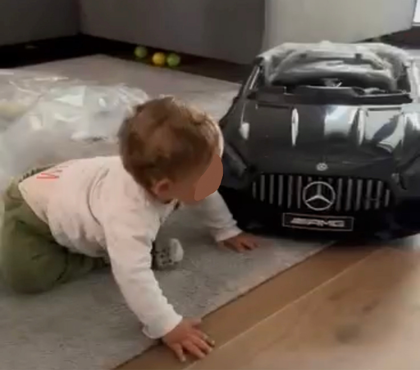 Kinder Auto Einsitzer mit Fernbedienung Lizensiert Mercedes Benz AMG 12 Volt Rot
