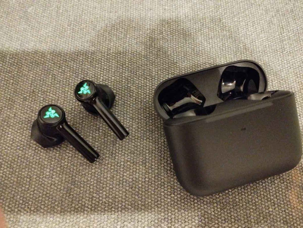 Razer Hammerhead X Ohrstöpsel Bluetooth-Freisprecheinrichtung Kopfhörer mit Schweißresistenz und Ladeetui Schwarz