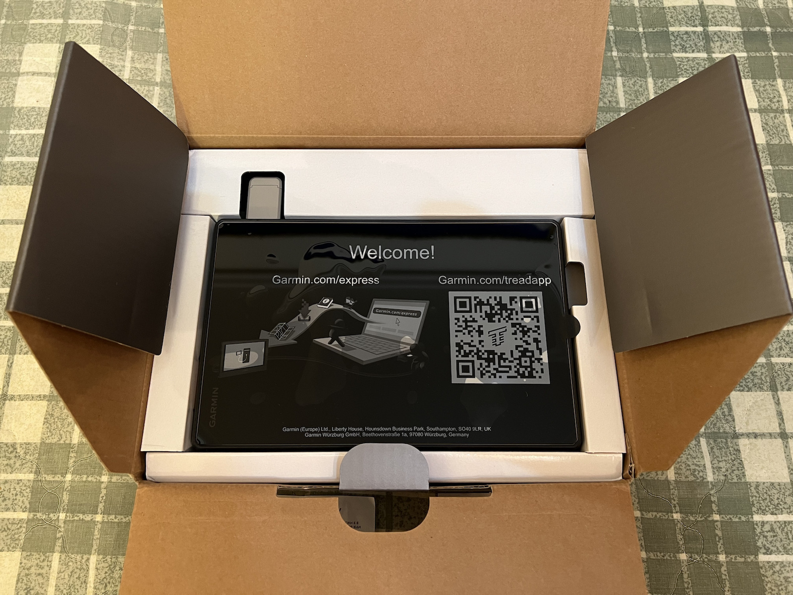 Garmin 10" Display GPS Device Tread XL Overland Edition Waterproof with Bluetooth / USB / Wi-Fi and Card Slot