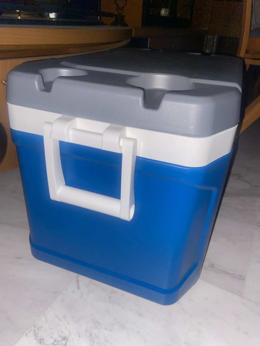 Igloo Latitude 52 Portable Fridge 49l Red