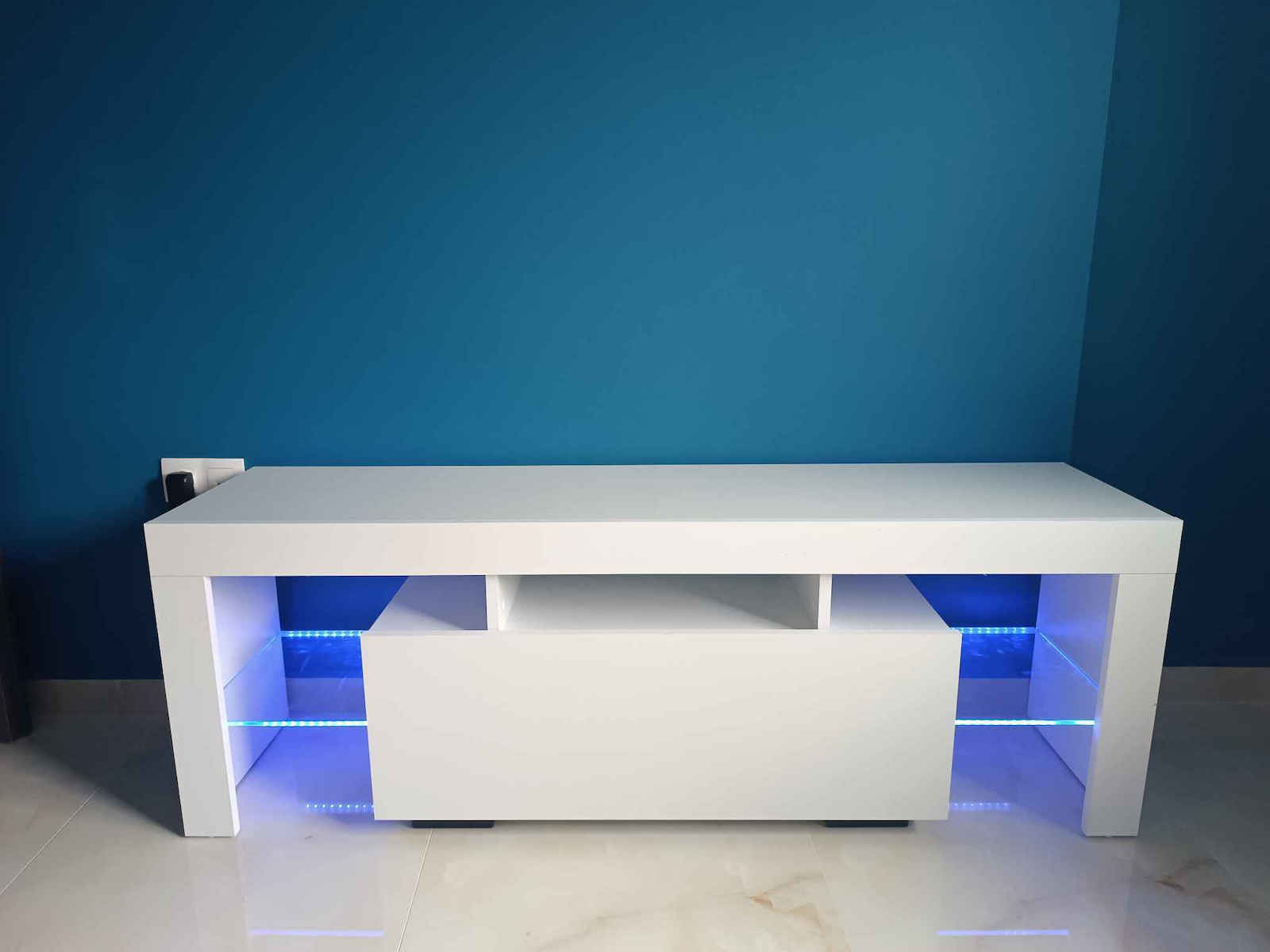 Stand TV Stilo Cu Iluminare LED Alb L150xA37xÎ52cm