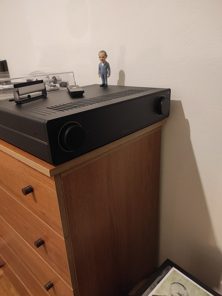 Arcam Radia Series A15 Integrated Hi-Fi Amplifier Stereo 120W/4Ω 80W/8Ω Black