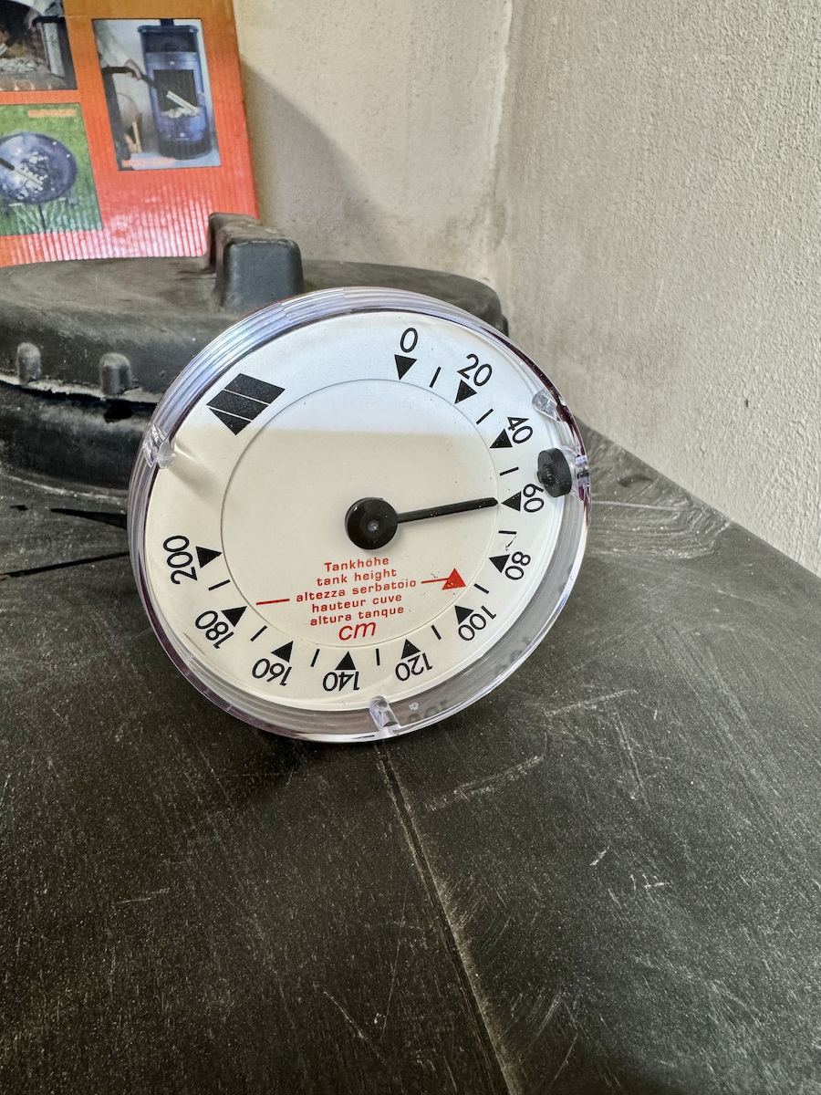 Индикатор за ниво на масло 11/2" с въже и поплавък WATTS 0103100 Аксесоар за Централно Отопление за горелка