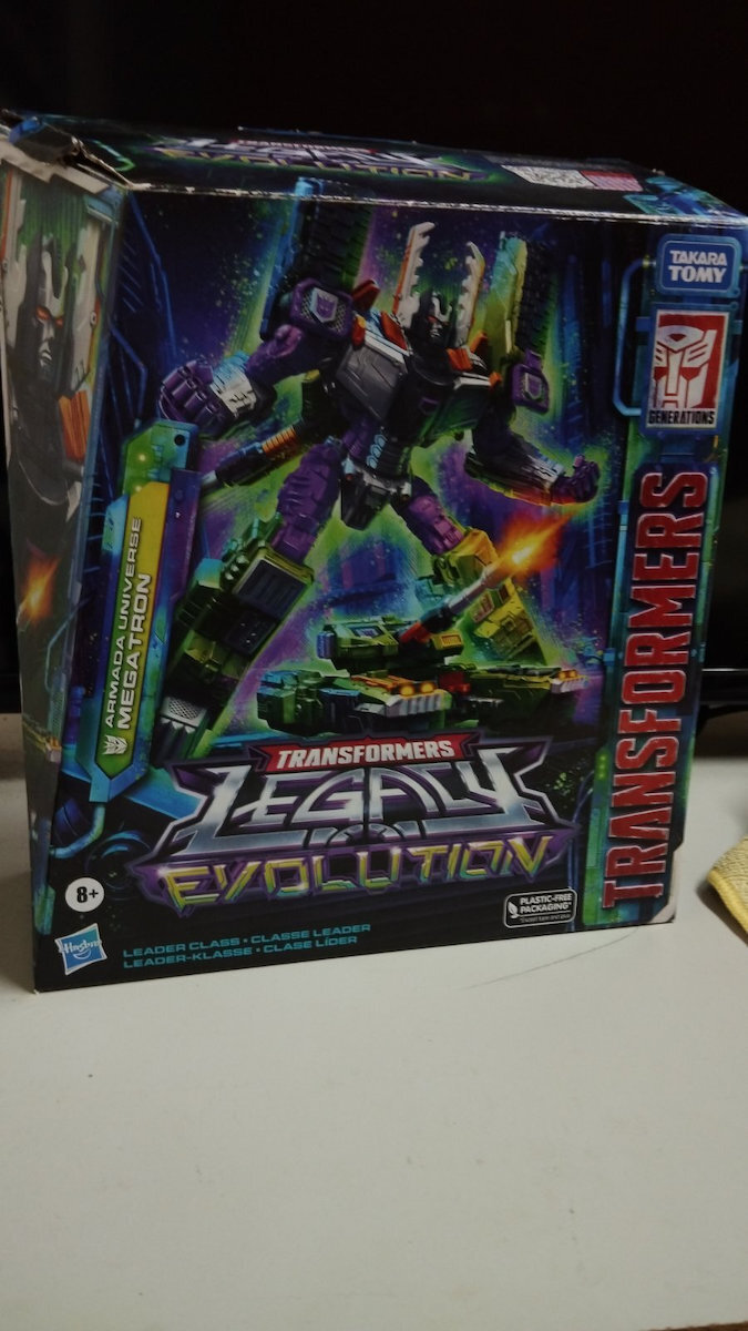Φιγούρα Δράσης Legacy Evolution Transmetal II Megatron Transformers για 8+ Ετών 22εκ.
