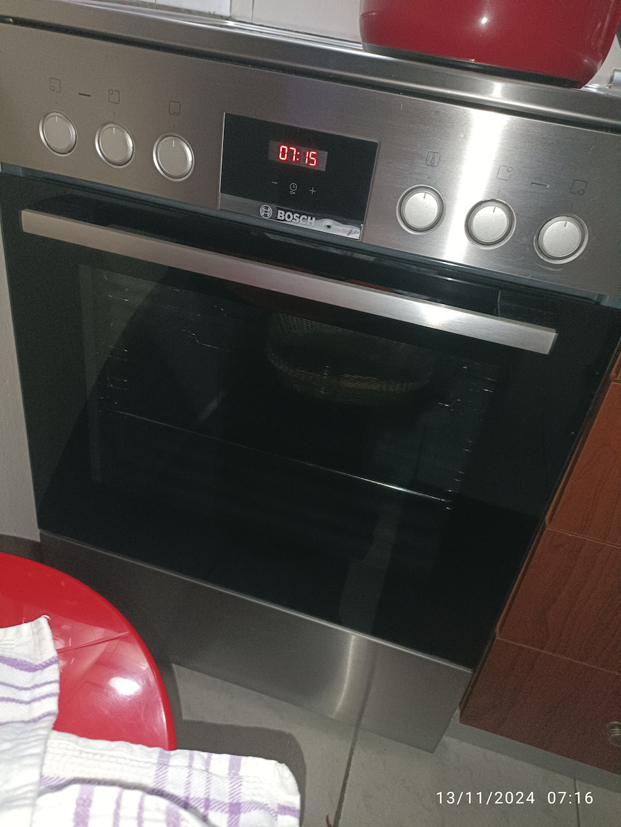 Bosch Κουζίνα 66lt με Κεραμικές Εστίες Π60εκ. Inox