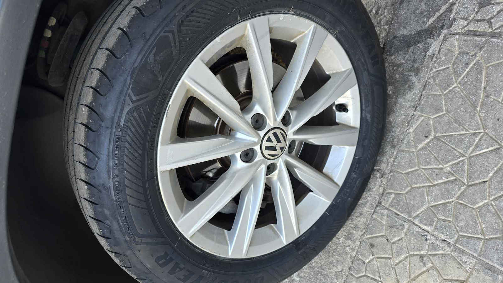 Goodyear EfficientGrip 2 SUV 235/55R17 99V Summer Tire for 4x4 / SUV Car