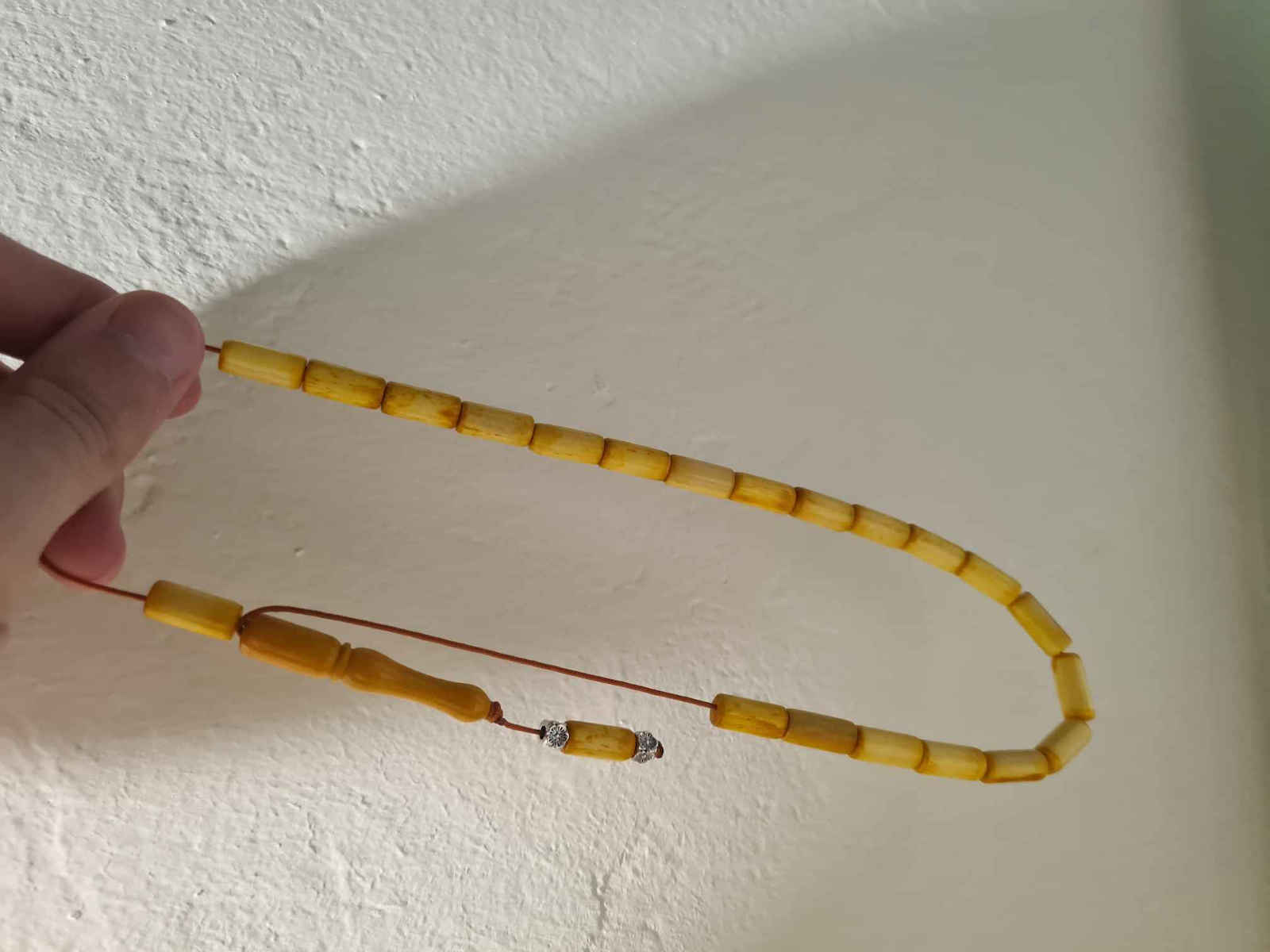 Sorgenperlen mit 21 Perlen aus Kamelknochen Länge 1.6cm Braun