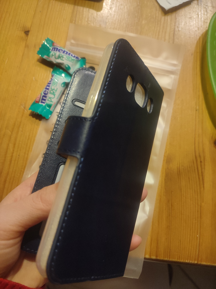 Book Piele artificială Albastru închis (Galaxy J5 2016)