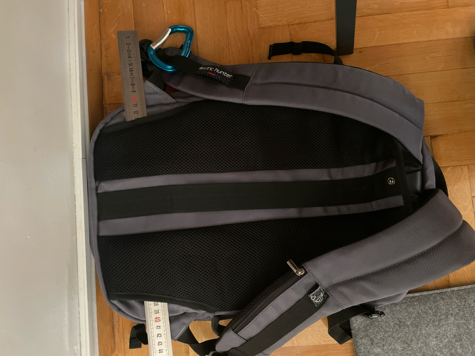 Arctic Hunter B00188 Backpack for Laptop 15.6" with USB Port in Gray Color